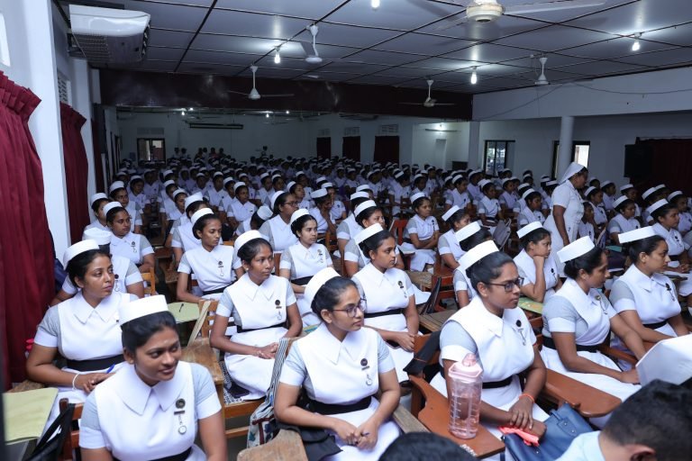 268 தாதிய உத்தியோகத்தர்களும் நியமனம் பெற்று வந்துள்ளார்கள் .