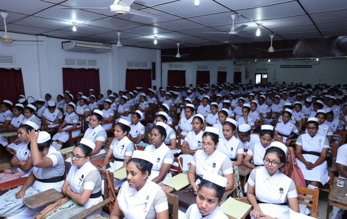 268 தாதிய உத்தியோகத்தர்களும் நியமனம் பெற்று வந்துள்ளார்கள் .